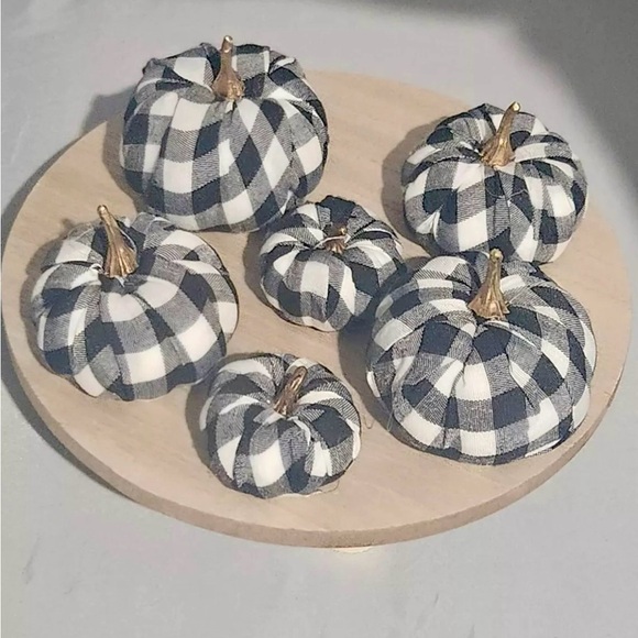 BLACK AND WHITE SET OF 6 PIECES HARVEST DECORATIVE PUNKIN - Picture 4 of 4